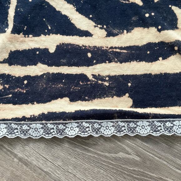 Penn State Distressed Bleached Lace Trimmed Woman Tank Top - Picture 2 of 5